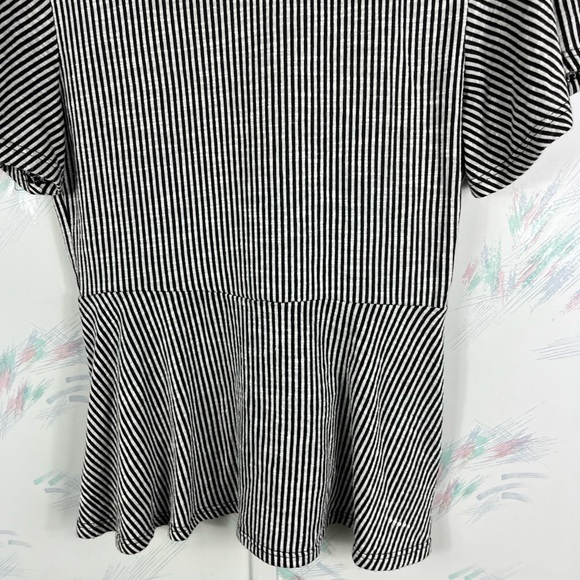 Caution To The Wind Black Striped Short Sleeve Top Tie Waist - Picture 6 of 7